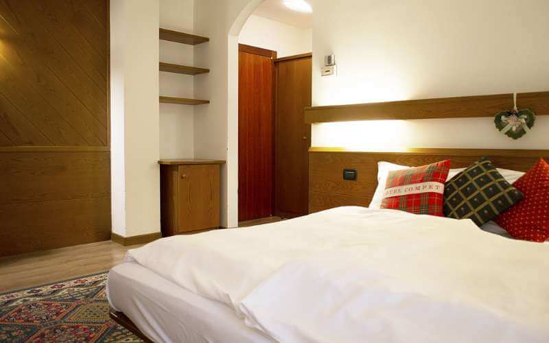 hotel-compet-galleria-home-3.jpg